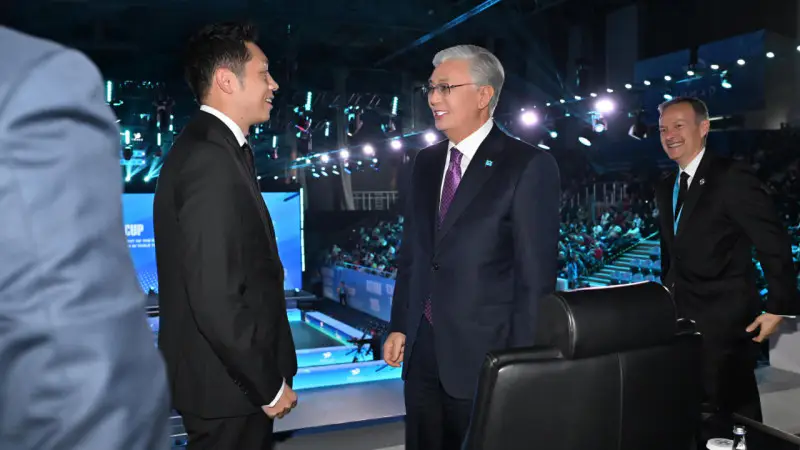 Токаев встретился с мировыми звездами настольного тенниса на открытом Кубке Президента Казахстана Астане