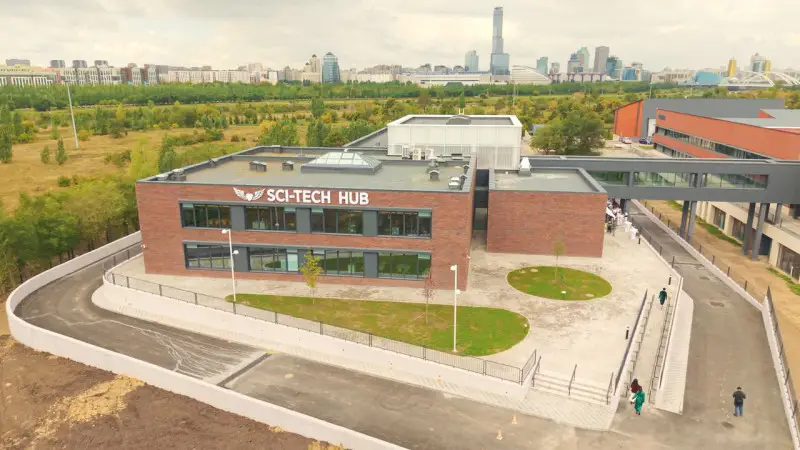 В Астане зажглась новая звезда науки: Sci-Tech Hub в Haileybury Astana открывает двери в мир технологий и инноваций для юных умов Астане