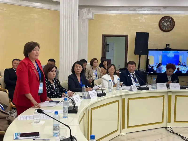 Обсуждение развития дополнительного образования детей в Уральске: акцент на квалификацию педагогов и цифровизацию Астане