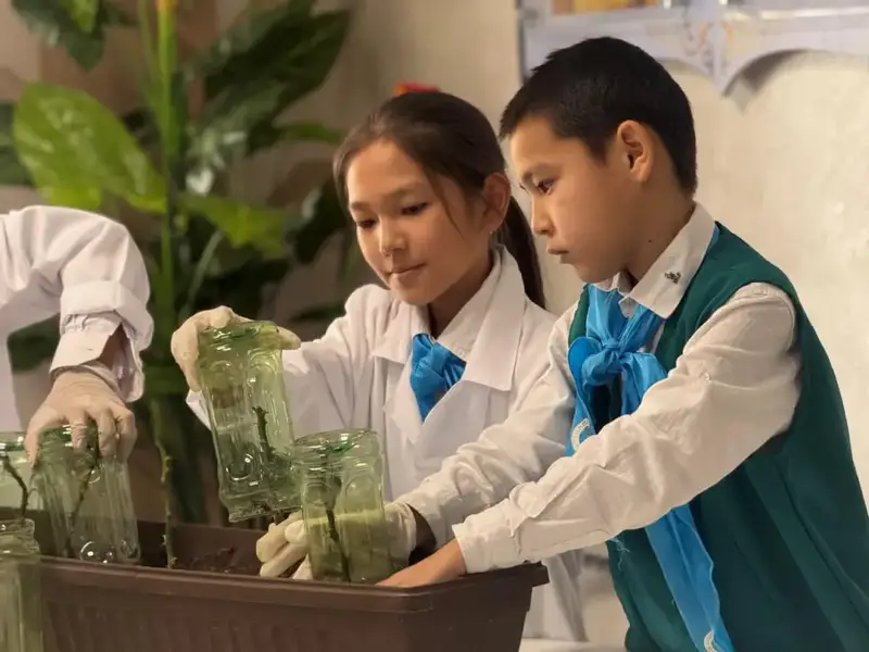 «ТАЗА ҚАЗАҚСТАН»: ЖИТЕЛИ ШЫМКЕНТА ВНОСЯТ ВКЛАД В УЛУЧШЕНИЕ ЭКОЛОГИЧЕСКОГО ОБЛИКА ГОРОДА (6)