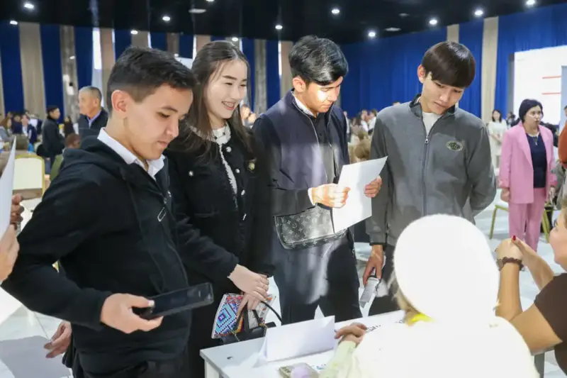 Шымкентский рынок труда пополнился 2000 новыми вакансиями на ярмарке вакансий Астане