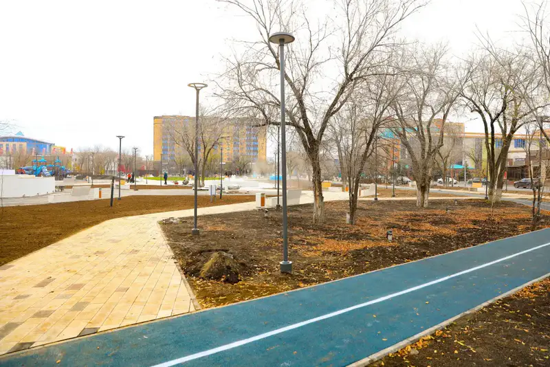 Аким Актюбинской области Асхат Шахаров ознакомился с ходом работ по благоустройству города. (2)