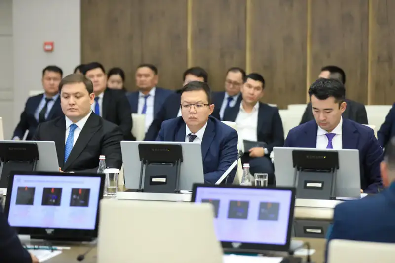 Прошло заседание комиссии по государственным символам при акиме области (7)