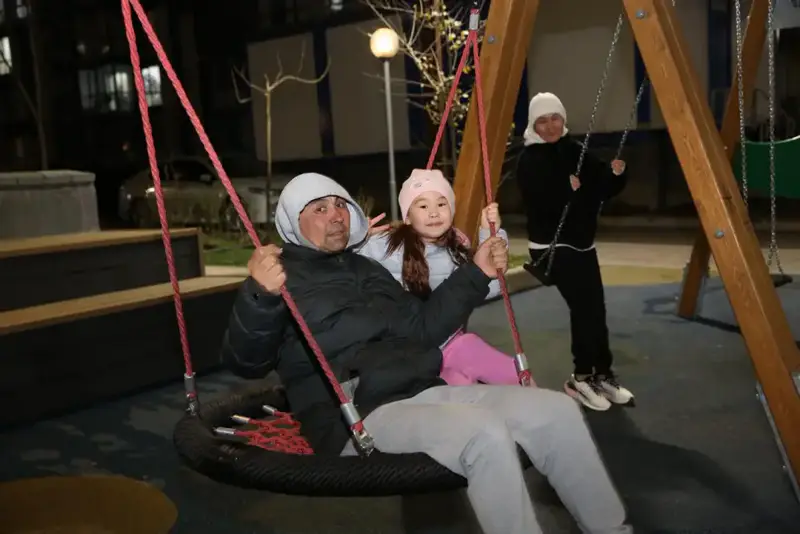 Дархан Сатыбалды оценил результаты освещения фасадов в новых микрорайонах (3)