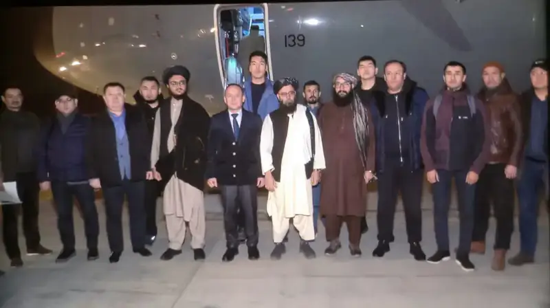 Казахстан отправил 13 врачей в Афганистан для оказания гуманитарной помощи Астане