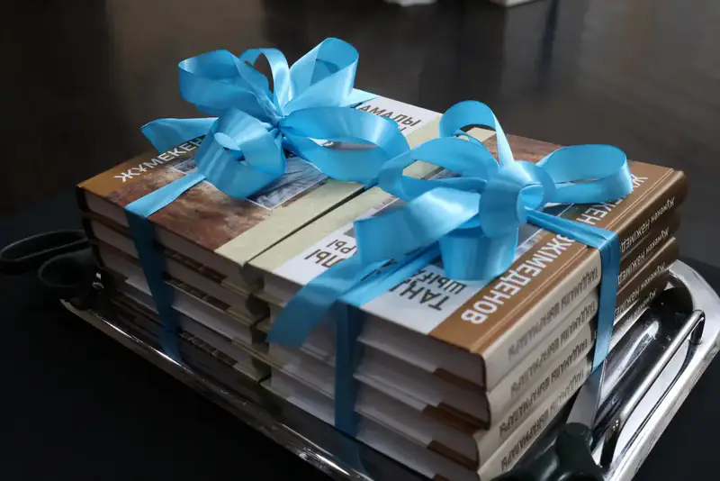 Поэтический вечер в Алматы: культурное наследие Жумекена Нажимеденова и поддержка молодых авторов Астане