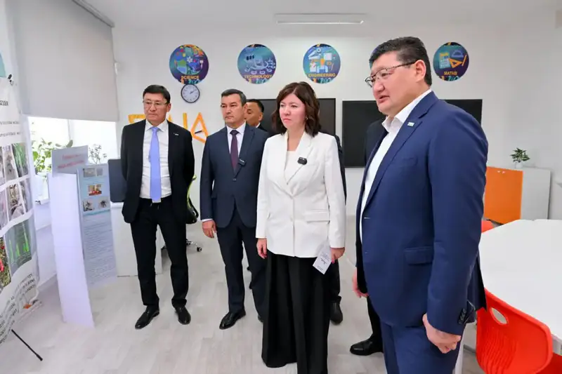 Министр просвещения Жулдыз Сулейменова проинспектировала качество образования сельских школ области Абай (3)