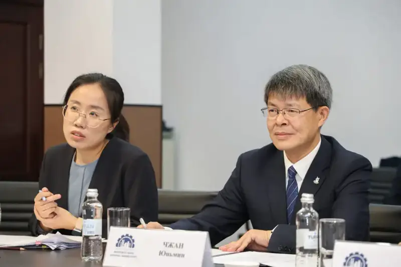 Министр Ерсайын Нагаспаев встретился с Заместителем министра промышленности и информационных технологий Китая (2)