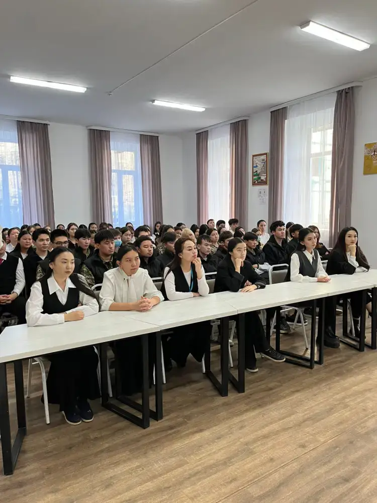 Уральск: молодежь обсуждает экологическую ответственность Астане