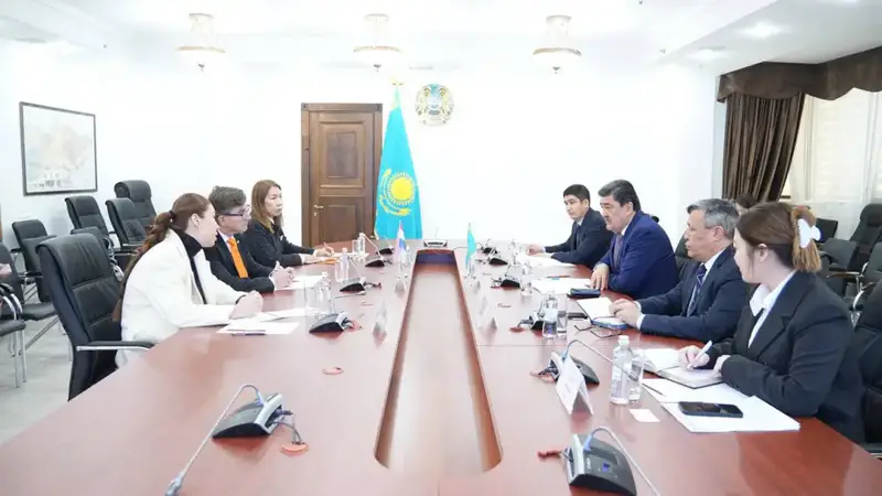 Встреча министра экологии Казахстана с послом Нидерландов обсуждение экологических проектов Астане