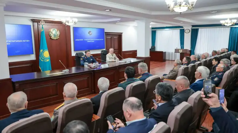 День ветеранов МВД: укрепление преемственности и поддержка молодого поколения сотрудников Астане