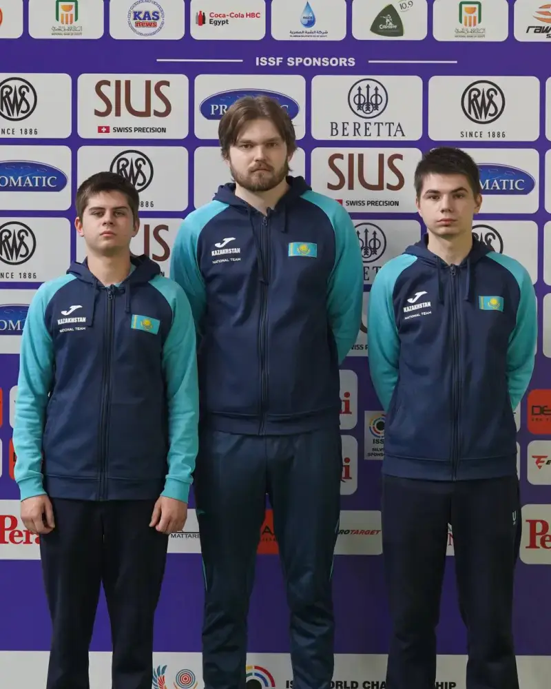 Казахстанская мужская сборная по стрельбе завоевала бронзовую медаль на чемпионате мира в Каире Астане
