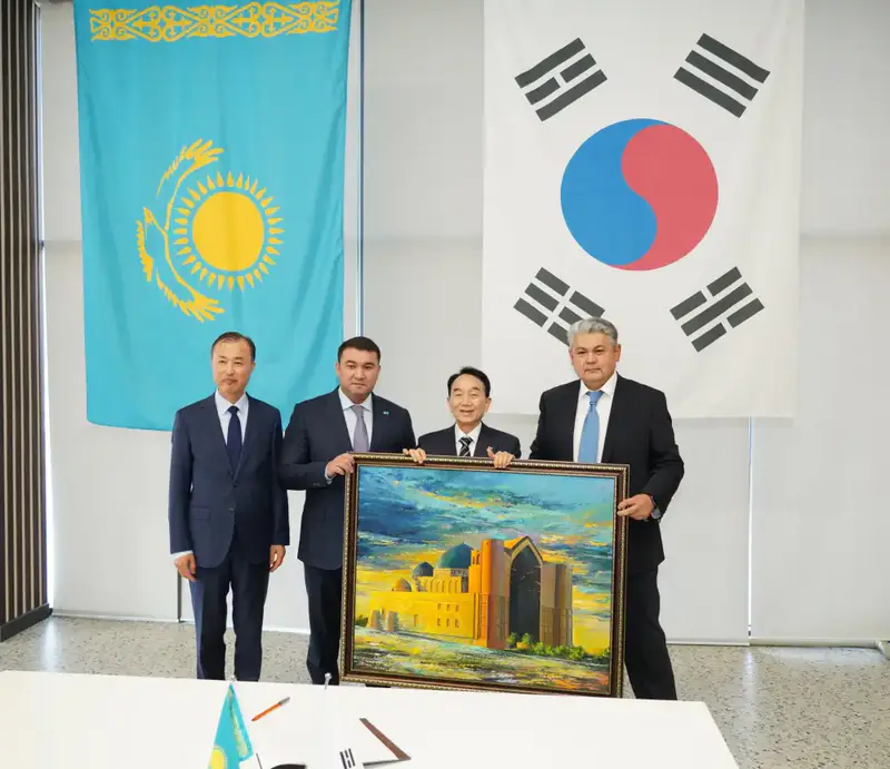 УКАЗОМ ПРЕЗИДЕНТА КИМ СОНГ КЁНГ НАГРАЖДЁН ОРДЕНОМ «ДРУЖБА» II СТЕПЕНИ (2)