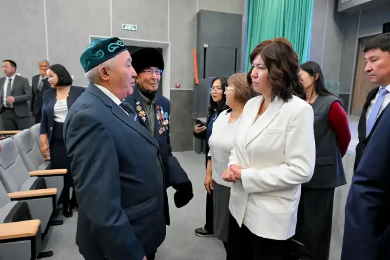 Министр просвещения Жулдыз Сулейменова проинспектировала качество образования сельских школ области Абай (5)