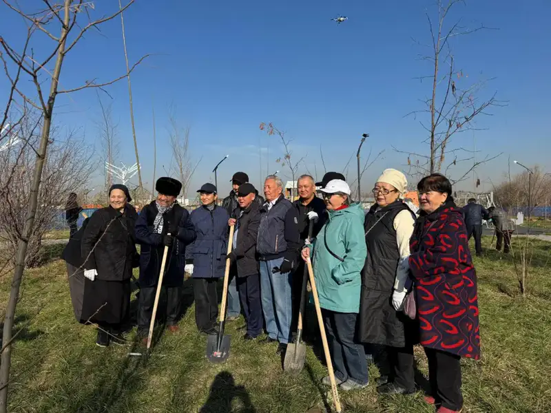 Алматы: 2200 деревьев и 600 уже в земле! Астане