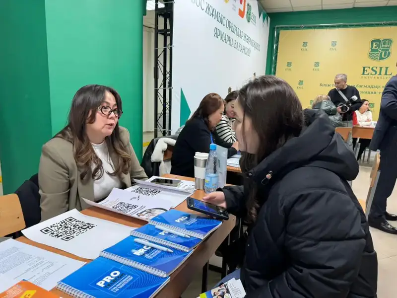 Международная ярмарка вакансий: более 50 работодателей встретились со студентами в Esil University Астане