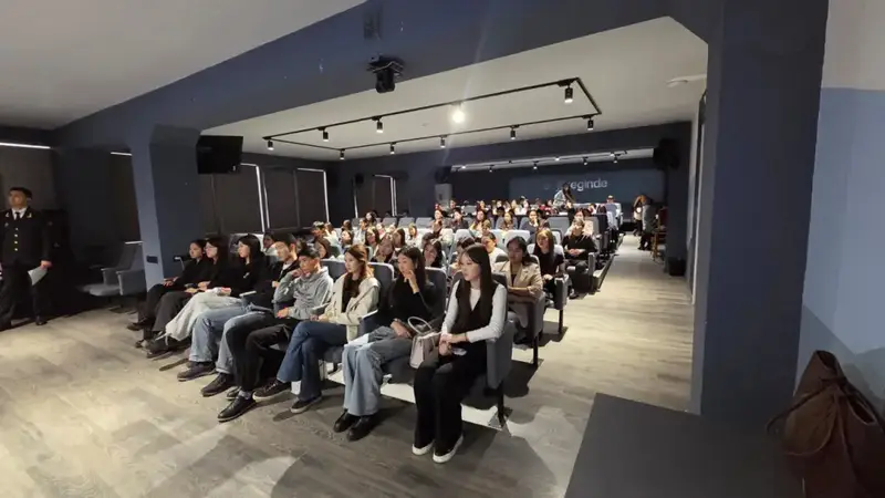 Уроки цифровой грамотности в Астане: подготовка студентов к безопасному поведению в интернете Астане