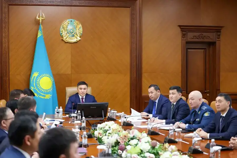 АППАРАТНОЕ ЗАСЕДАНИЕ: РАССМОТРЕНЫ АКТУАЛЬНЫЕ ВОПРОСЫ (4)