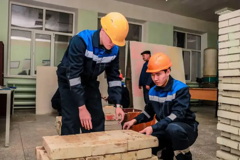 150 студентов: за границей учатся, дома - меняются! Астане