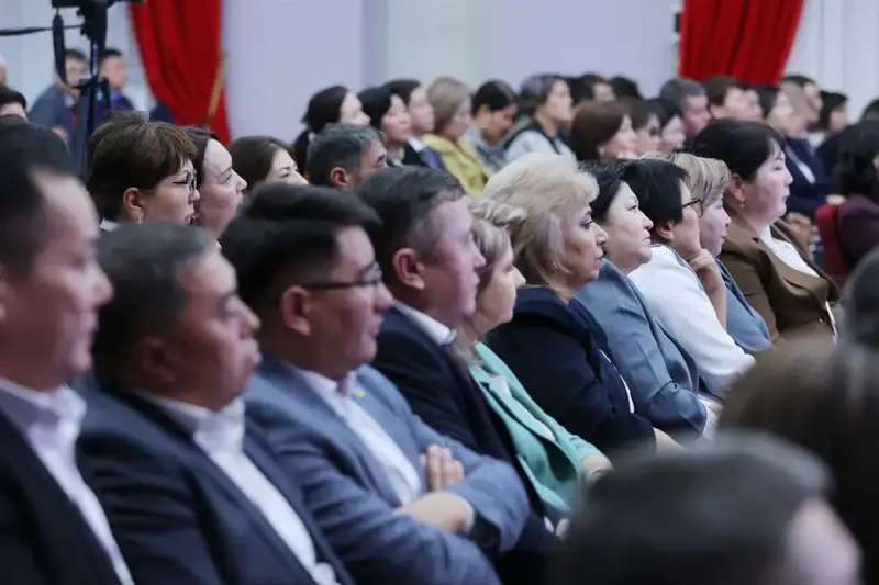 Министр просвещения РК прибыла с рабочим визитом в Жамбылскую область (3)