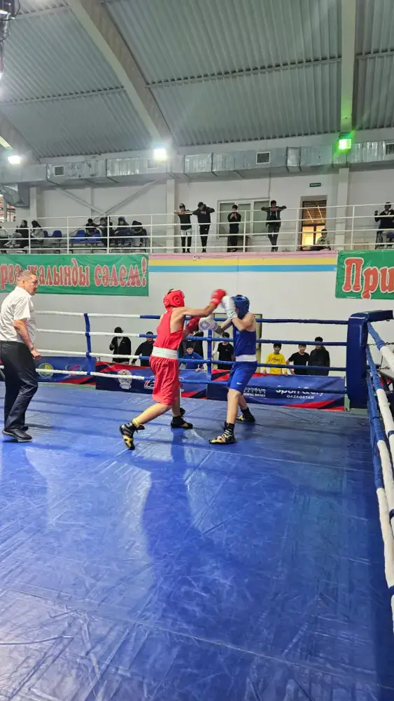 В Атырау проходит республиканский турнир по боксу среди подростков (2)