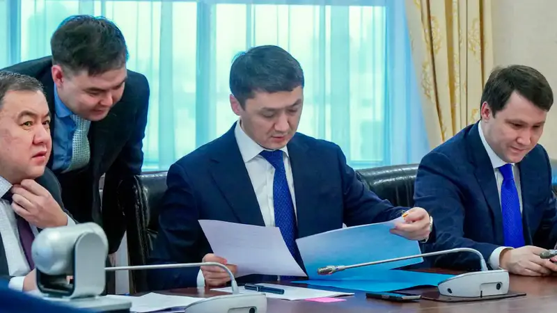 Вице-премьер Серик Жумангарин анонсировал запуск программы поддержки инвестиций в малый и средний бизнес в Казахстане в следующем году Астане