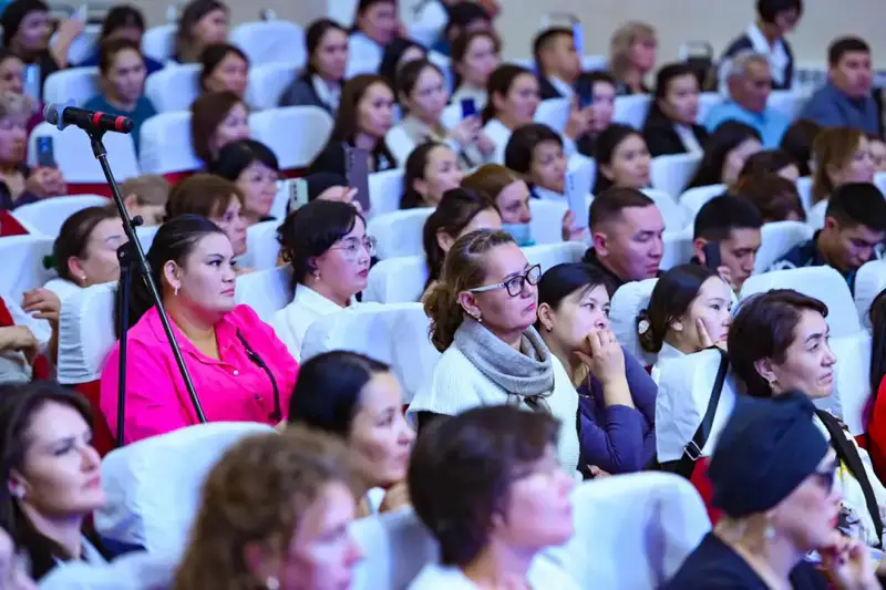 Обсуждение совместной ответственности за воспитание детей на областном родительском собрании в Актобе Астане