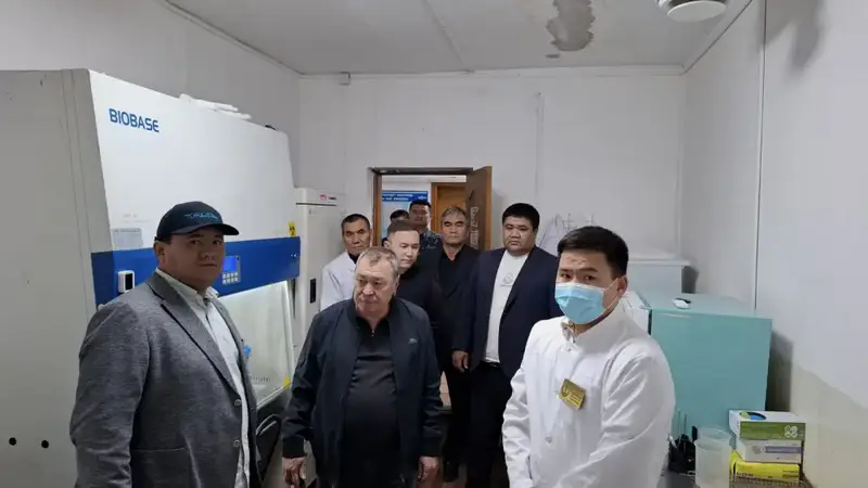 Сакен Каныбеков проинспектировал работу фитосанитарных контрольных постов в Туркестанской области (4)