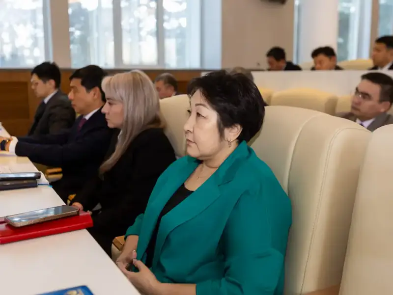 В ВКО прошло заседание акимата: рассмотрены вопросы АПК, геологии и интернета (3)