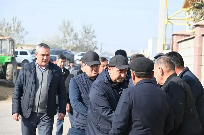 АКИМ ТУРКЕСТАНСКОЙ ОБЛАСТИ ПОСЕТИЛ ЖЕТЫСАЙ И ВЫРАЗИЛ СОБОЛЕЗНОВАНИЯ БЛИЗКИМ ПОГИБШИХ ПРИ ПОЖАРЕ Астане