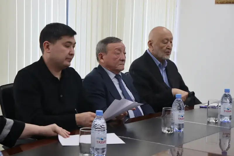 Библиотечные тайны: как обновить книги и права? Астане