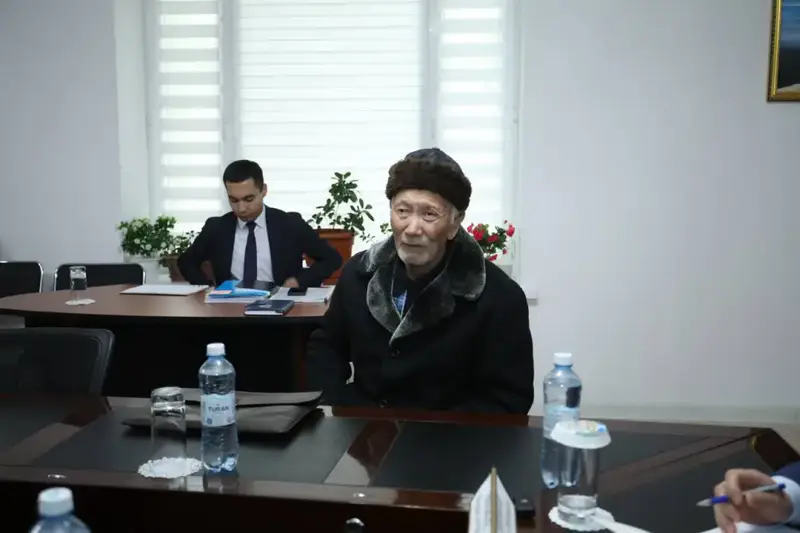 Обсуждение земельных и жилищных проблем жителей Каракиянского района на встрече с акимом Мангистауской области Нурдаулетом Килыбаем Астане