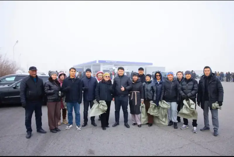 В рамках экологической акции «Таза Қазақстан» был проведён субботник вдоль автодороги «Алматы – Қонаев» (2)