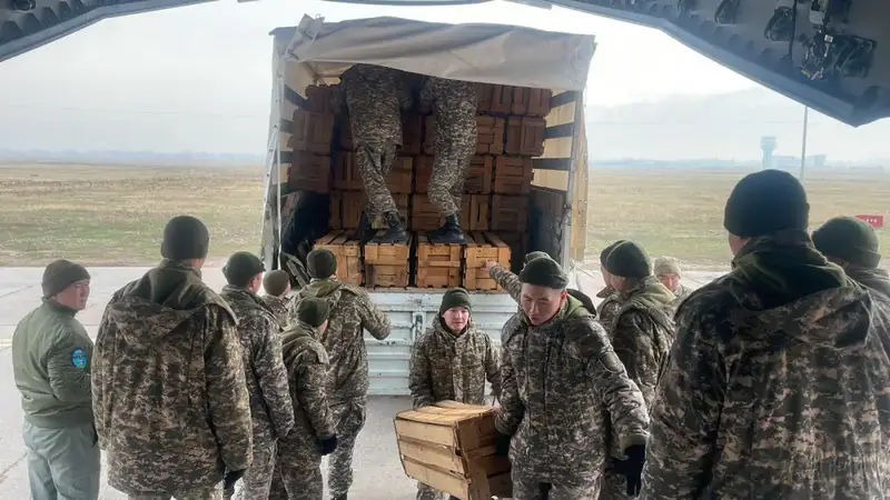 Казахстан направил гуманитарный груз в Афганистан (2)