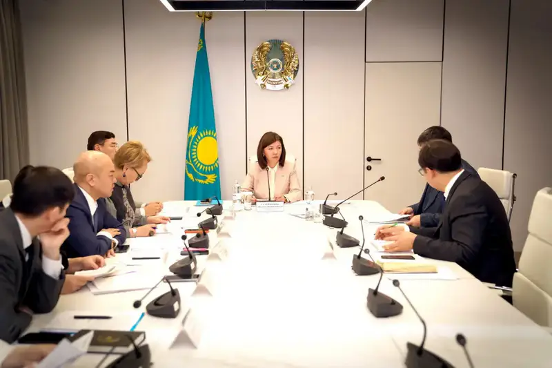 Министр просвещения провела прием граждан по личным вопросам (2)