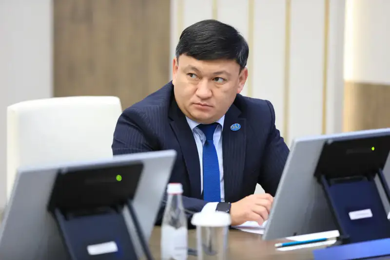 В Актюбинской области идет подготовка к содержанию дорог в зимний период (3)