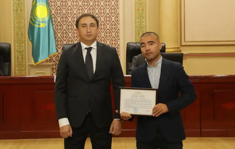 Выразил благодарность гражданам (8)