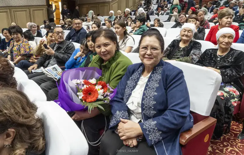 В Жетісу состоялся творческий вечер супружеской пары – актеров театра и кино Алмахан Кенжебековой и Кендебая Темирбайулы (5)