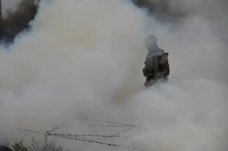 В Актауском гарнизоне более шестисот морских пехотинцев прошли обкатку танком (2)