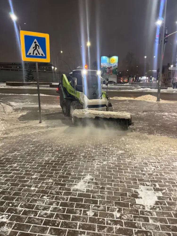 В Астане 2 844 дорожных рабочих и 1 337 единиц техники трудятся над уборкой снега Астане