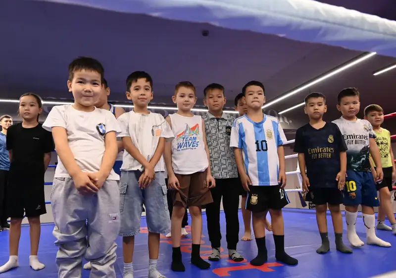 Аким области вместе с государственным и общественным деятелем Икрамом Адырбековым посетил новые объекты (8)