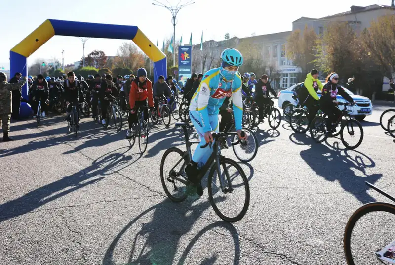 «Закон и порядок»: в Таразе прошёл массовый велопробег (4)