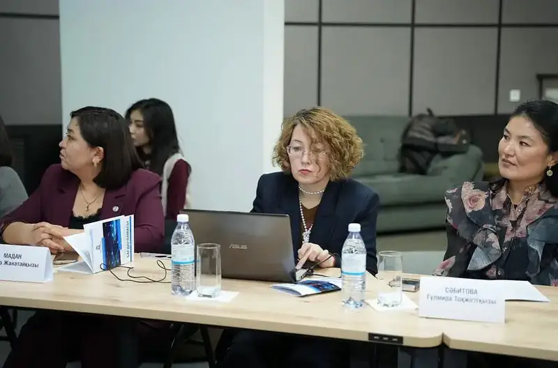 Обсуждение языковой политики как способ укрепления культурного моста в Казахстане Астане