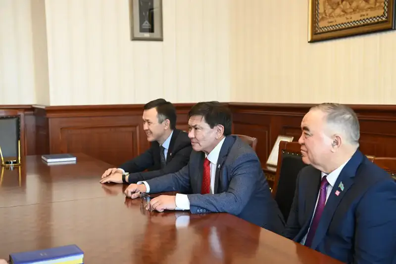 Взаимодействие региональных властей Казахстана с политическими партиями: встреча с председателем «Народной партии Казахстана» Астане