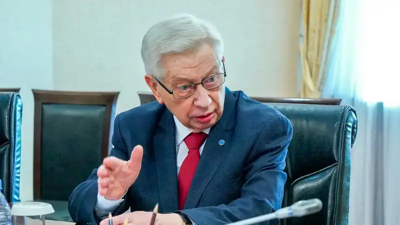 Расширение вечерней программы МГУ для госслужащих: новые перспективы в подготовке экономистов Астане