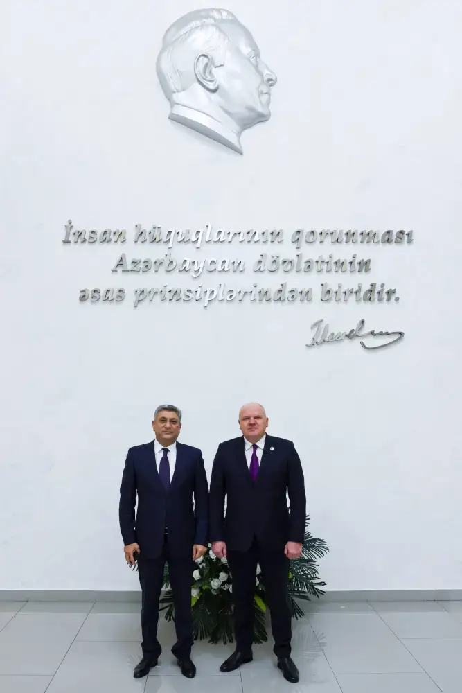 В рамках рабочей поездки в Азербайджанскую Республику делегация Высшего Судебного Совета во главе с Председателем Дмитрием Малаховым посетила ряд судов первой и апелляционной инстанций (5)