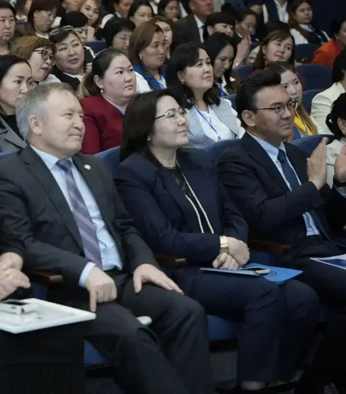 Алатау: языковая симфония педагогов и ученых на форуме TED Talks Астане