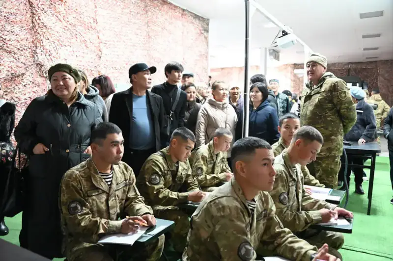 Бригаду морской пехоты посетили более ста родителей солдат (6)