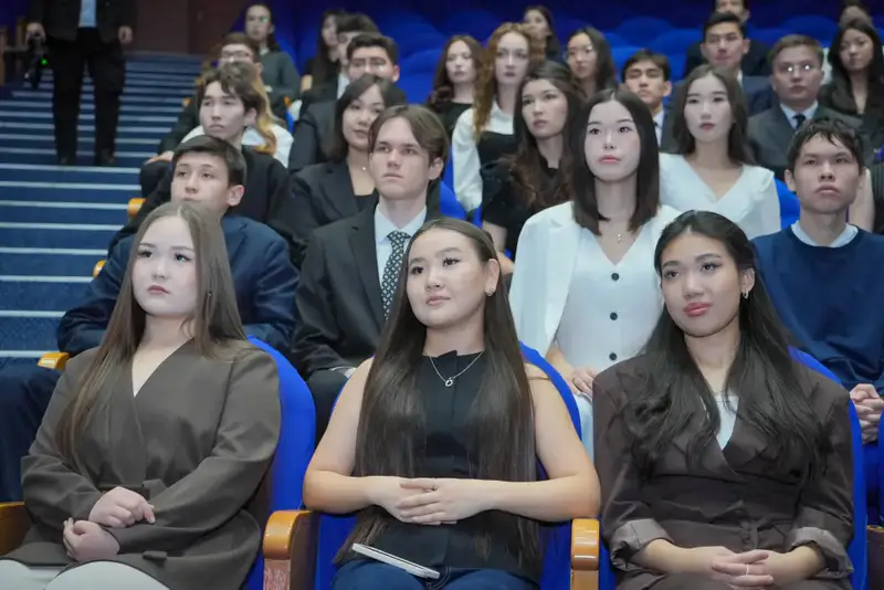 Первые студенты казахстанского филиала МГИМО получили студенческие билеты (9)