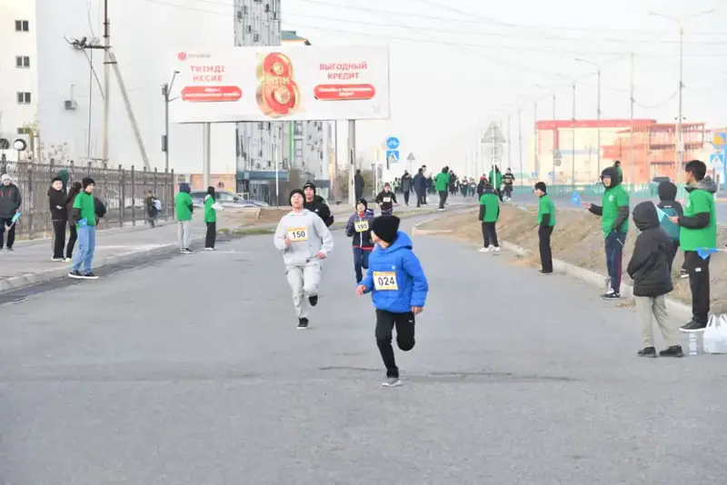 Марафон в Атырау отцы и сыновья 500 участников 600 тысяч тенге Астане